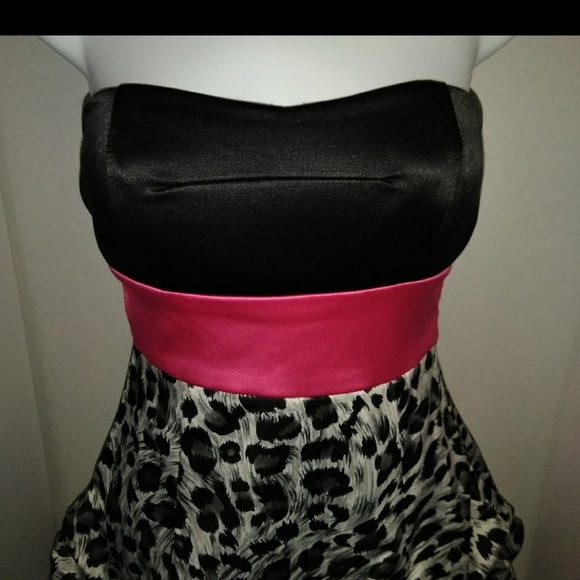 Ruby Rox strapless dress - Picture 3 of 7